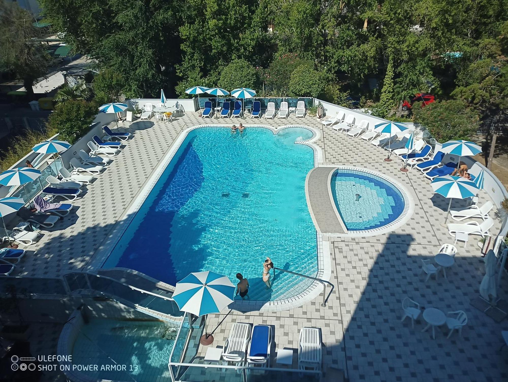 Hotel Firenze Bibione Exterior foto